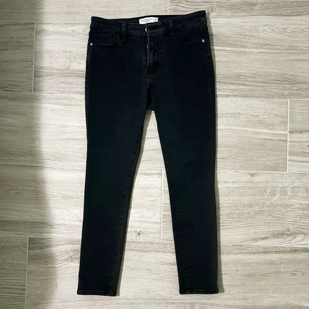 Abercrombie and Fitch Mid Rise, Short Jeans